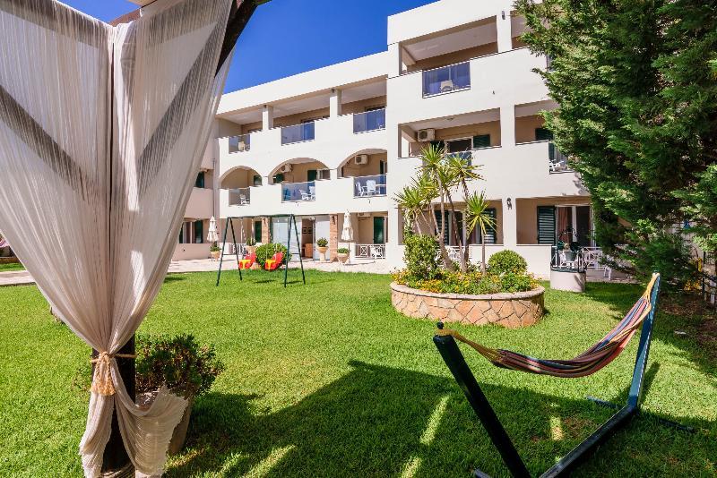 Remezzo Studios & Apartments Ammoudi Exterior foto